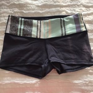 Lululemon boogie shorts size 6